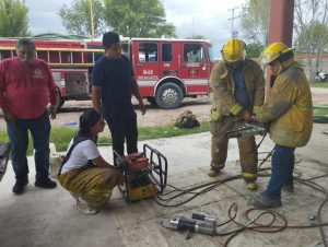 REYES E ÍÑIGUEZ IMPARTEN CAPACITACIÓN A BOMBEROS 🚒📘